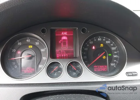 2008 Volkswagen Passat Turbo z USA, uszkodzony, nr VIN WVWJK73C78E171971